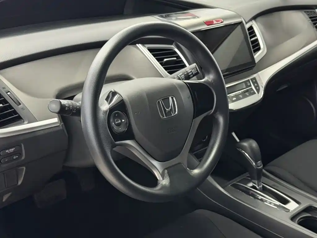 Honda Jade 2018 — фото 25