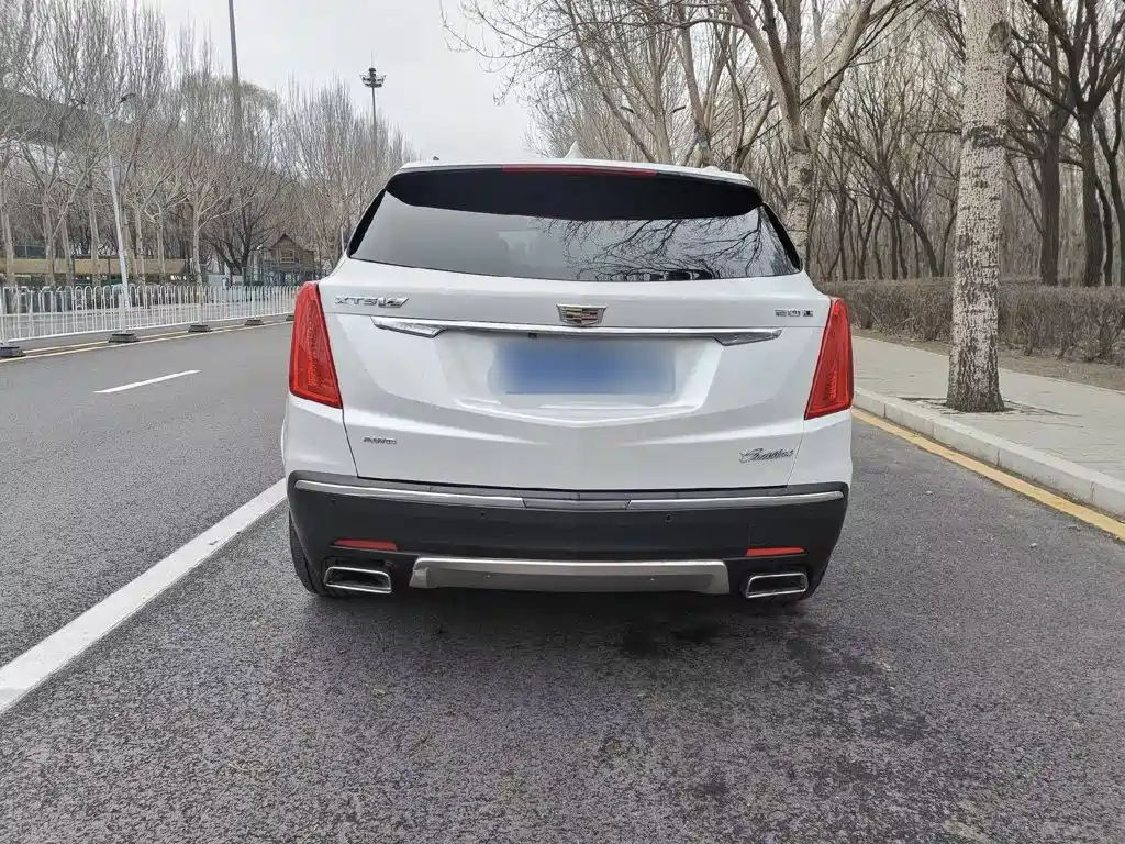 Cadillac XT5 2017 — фото 12