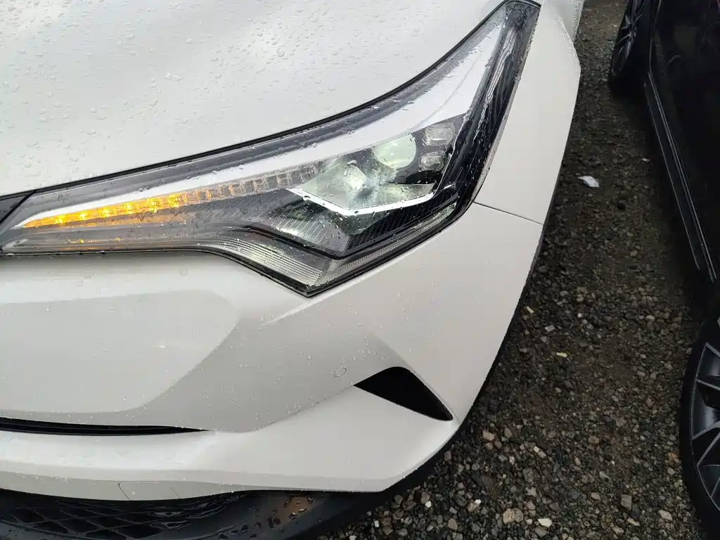 Toyota C-HR 2020 — фото 18