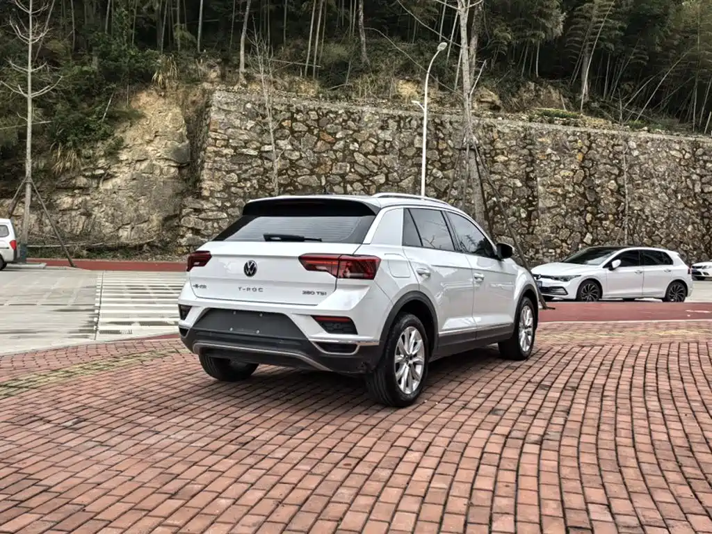 Volkswagen T-Roc 2023 — фото 8