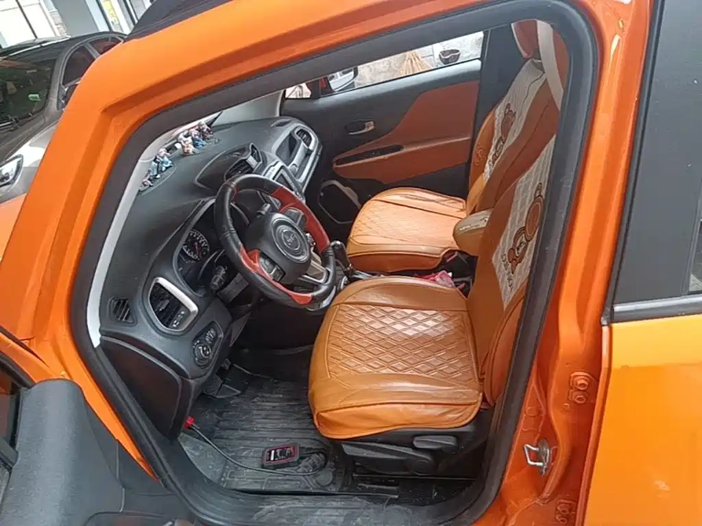 Jeep Freeman 2018 — фото 15