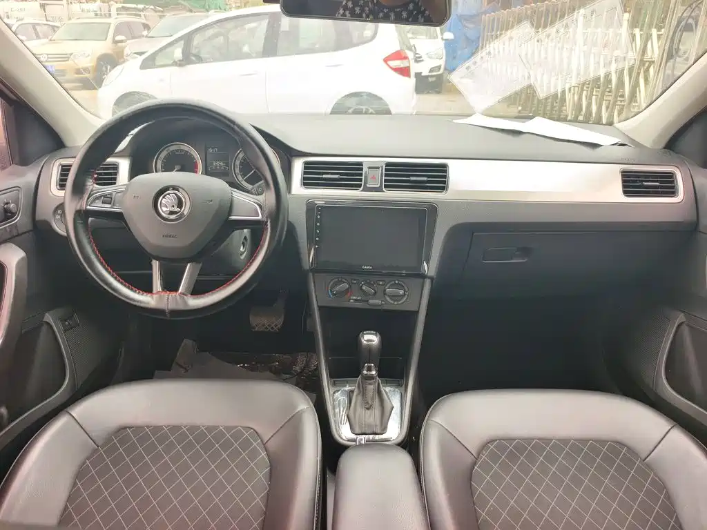 Skoda Rapid 2018 — фото 10