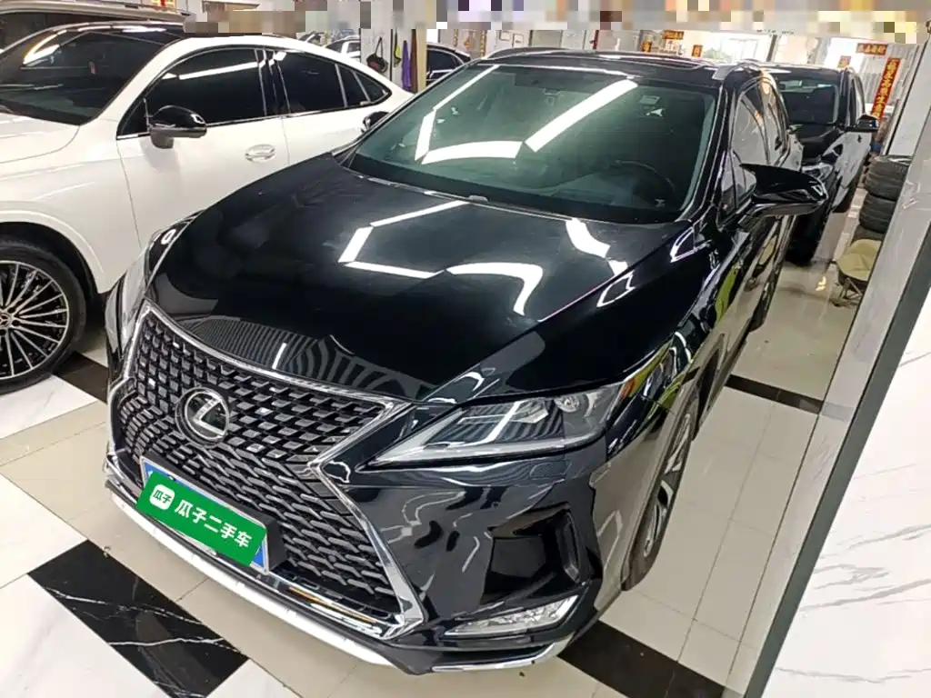 Lexus RX 2021 — фото 1