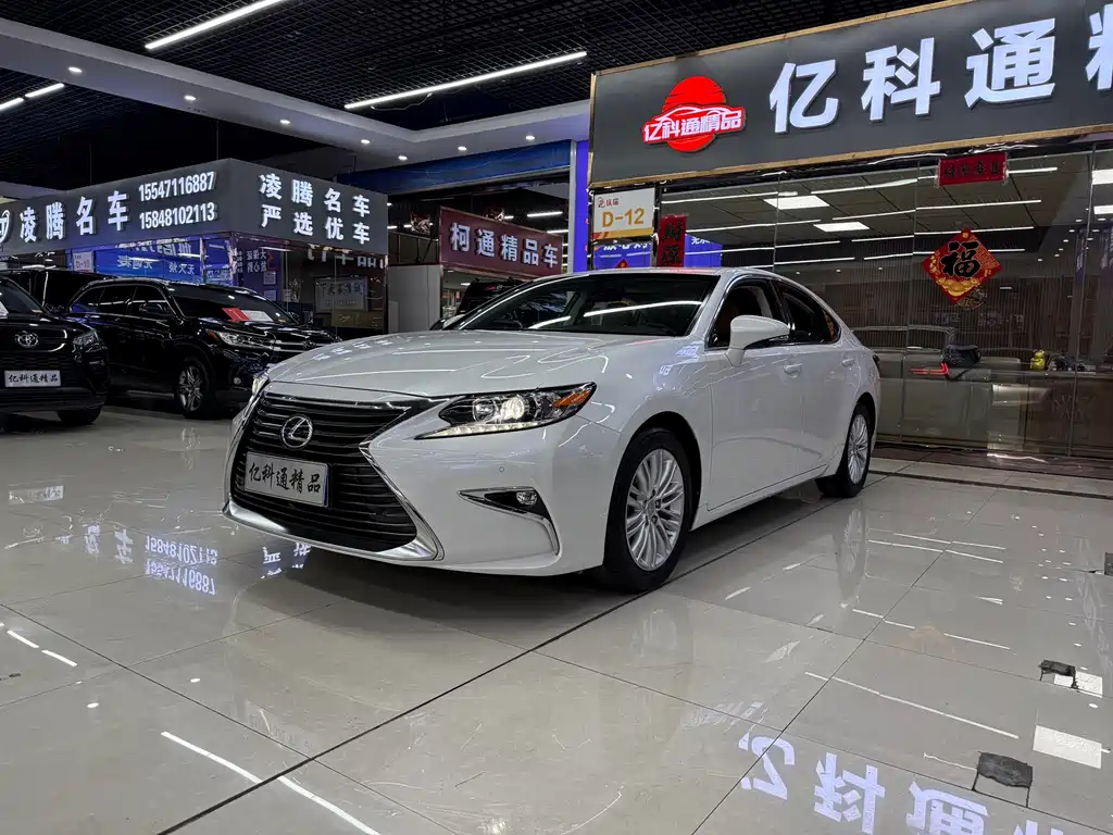 Lexus ES 2016 — фото 1