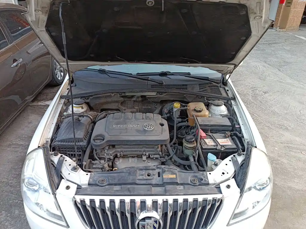 Buick Excelle 2015 — фото 16