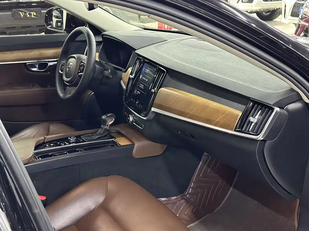 Volvo S90 2019 — фото 10