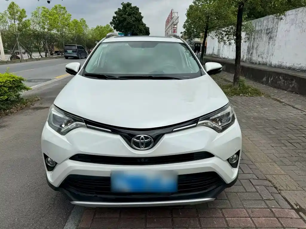 Toyota RAV4 2016 — фото 10