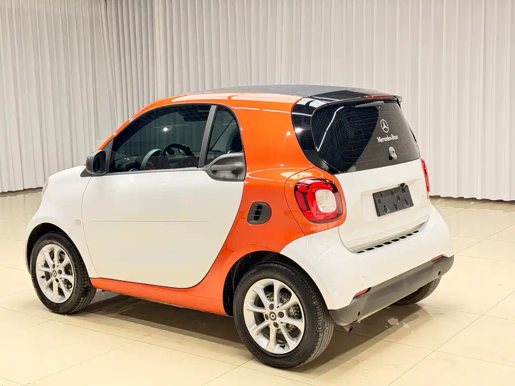 smart Fortwo 2017 — фото 11