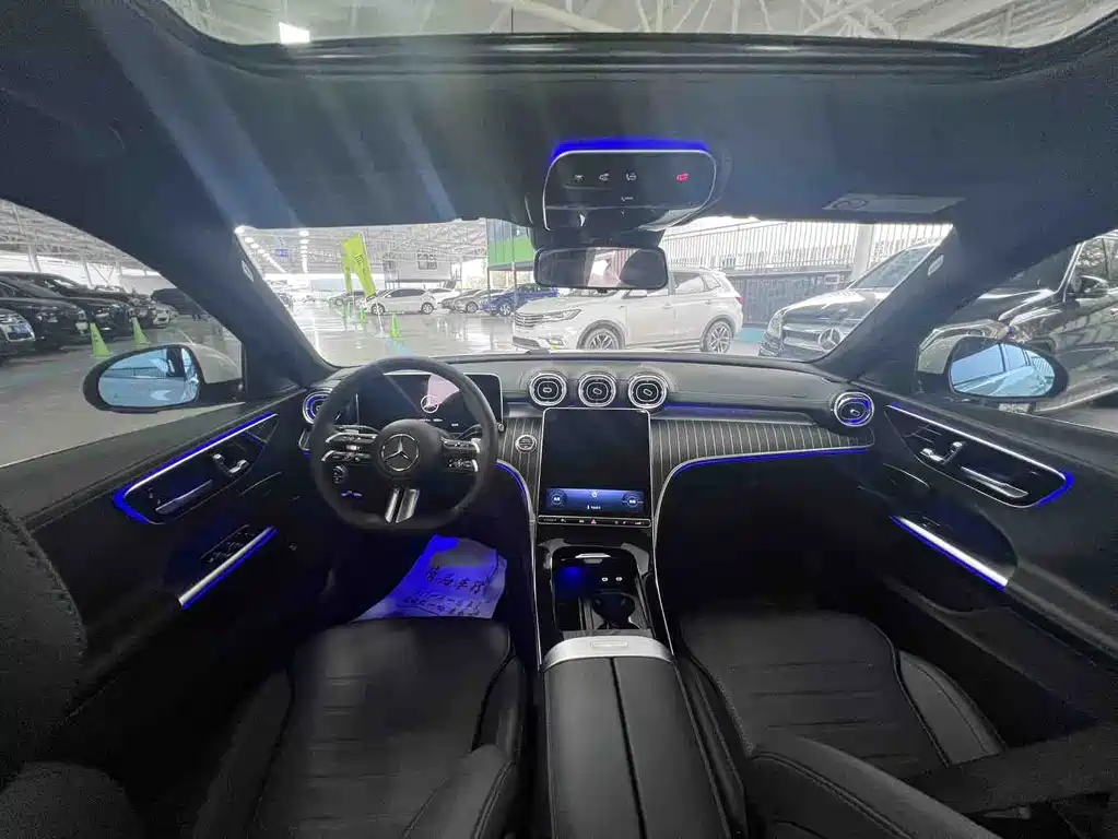 Mercedes-Benz C-Class 2025 — фото 8