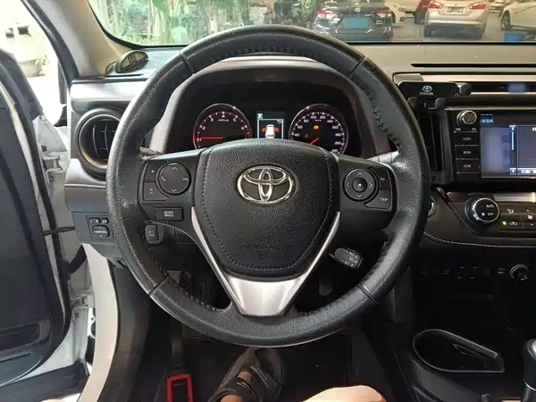 Toyota RAV4 2016