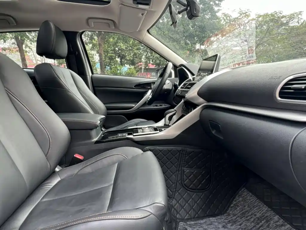 Mitsubishi Eclipse Cross 2019 — фото 15