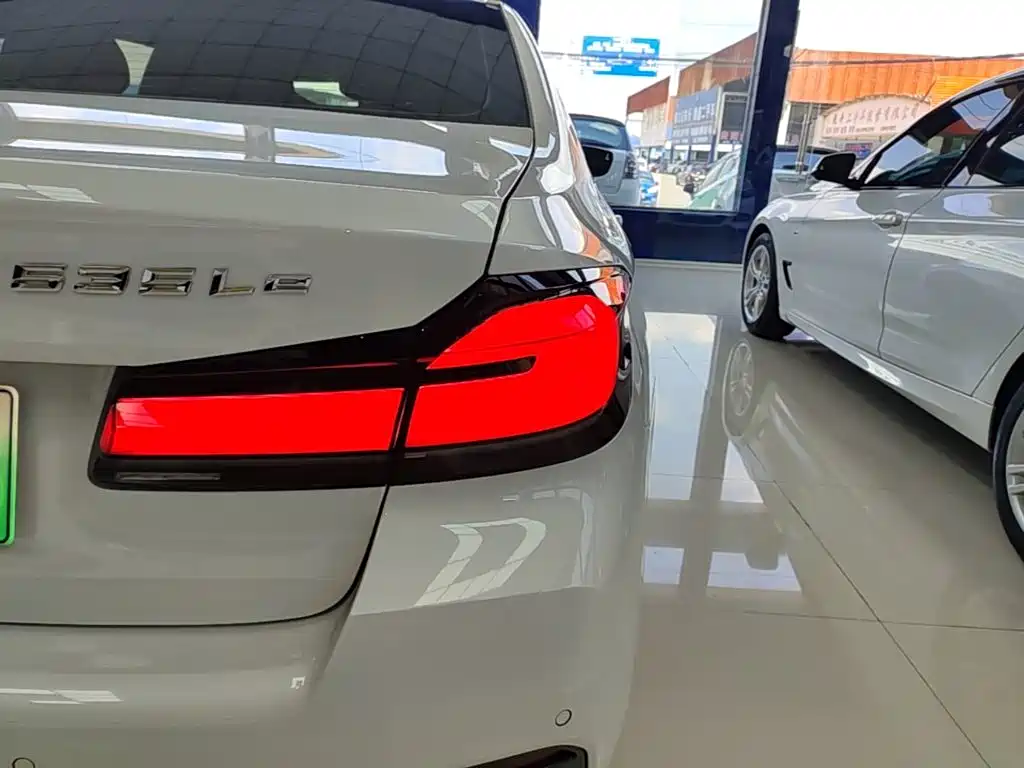 BMW 5 Series New Energy 2022 — фото 8