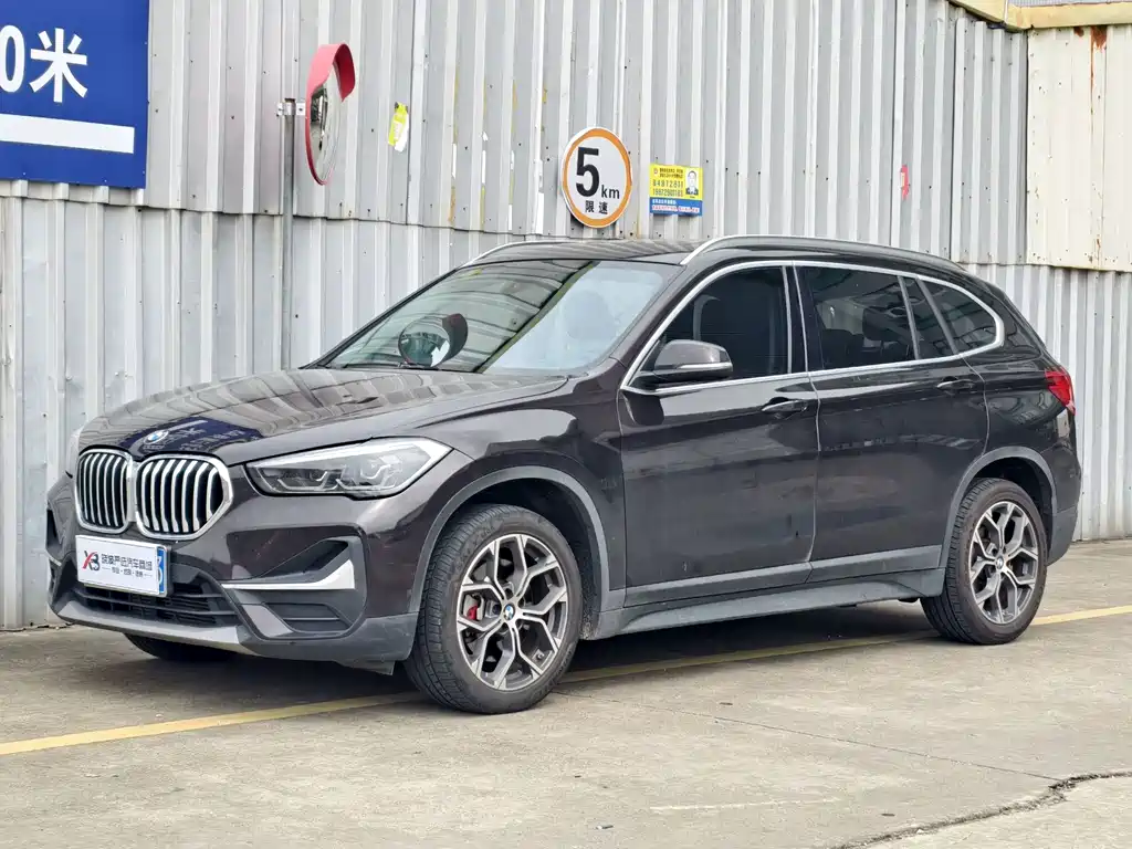 BMW X1 2021 — фото 1