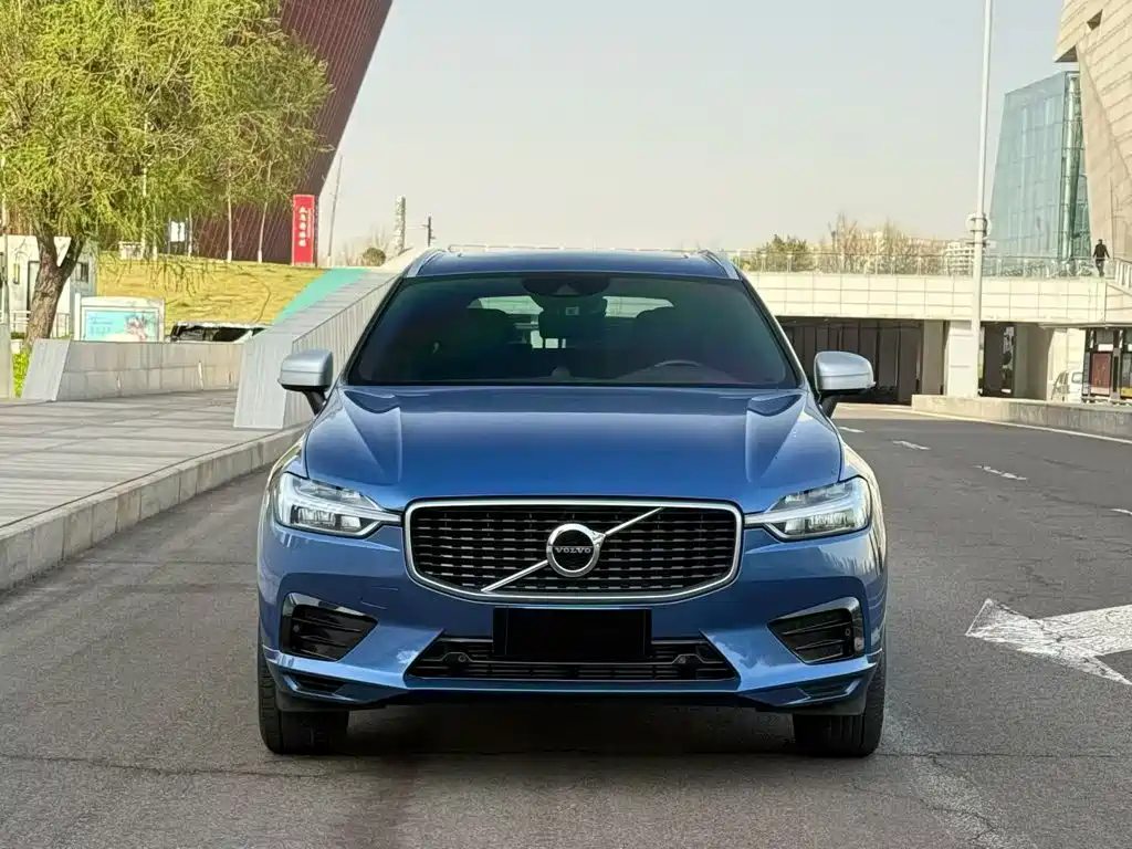 Volvo XC60 2018 — фото 22