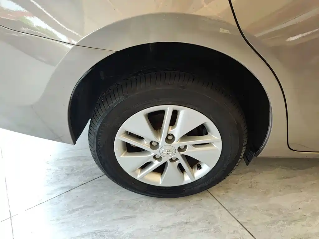 Toyota Corolla 2015 — фото 20