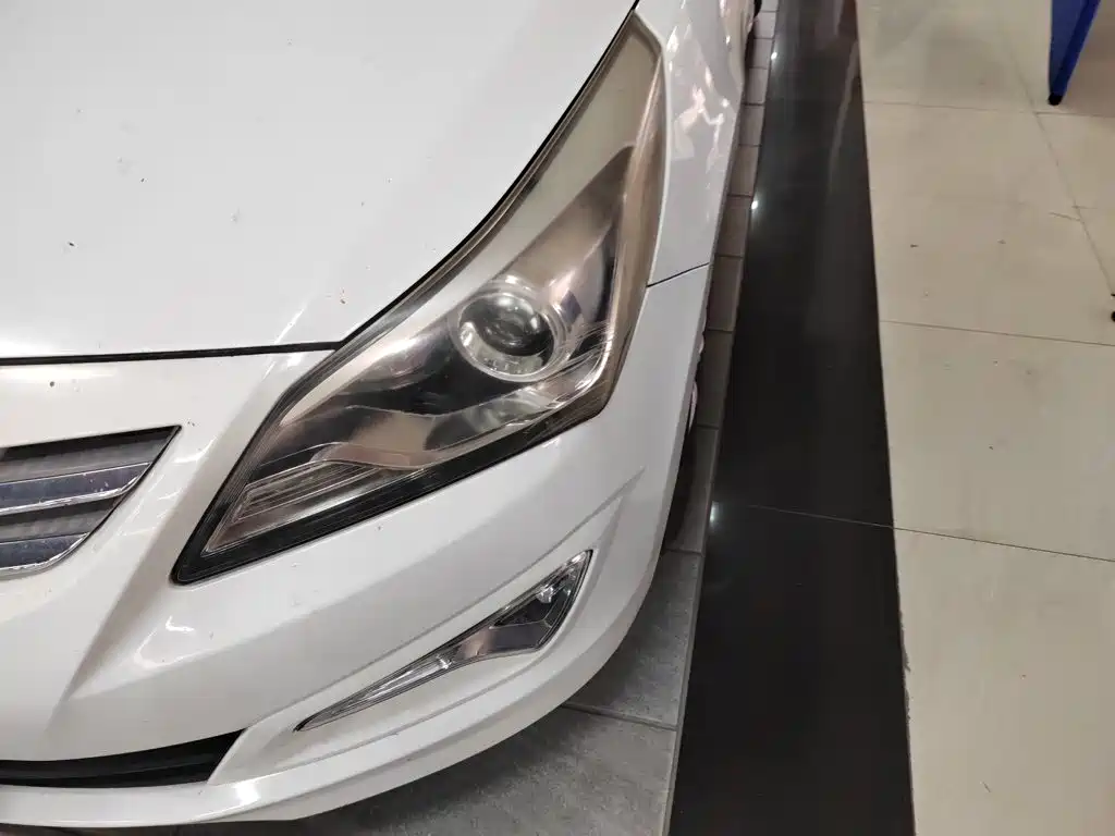 Hyundai Verna 2015 — фото 24