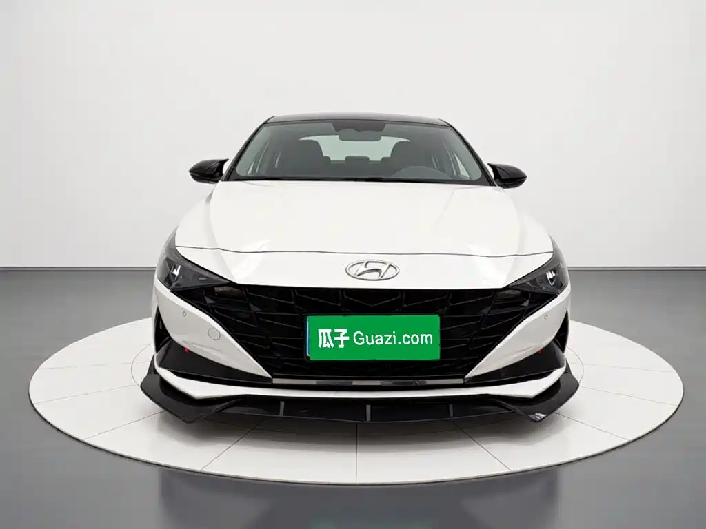 Hyundai Elantra 2023 — фото 24