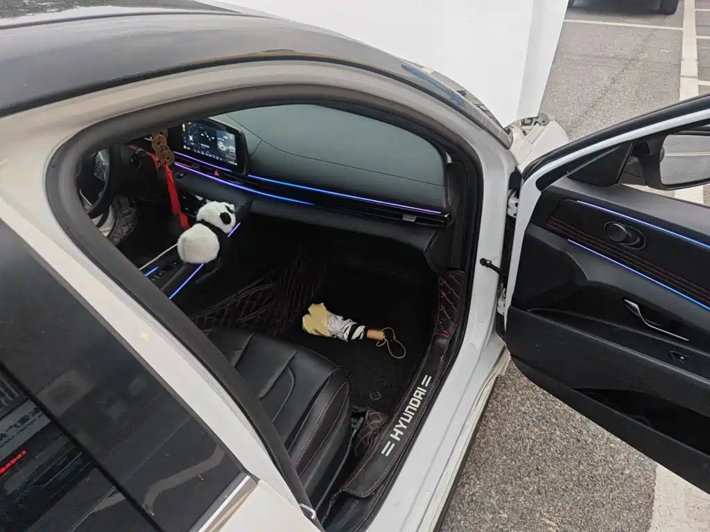 Hyundai Elantra 2023 — фото 20