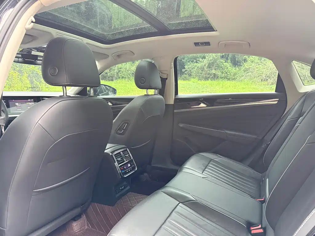 Volkswagen Passat 2023