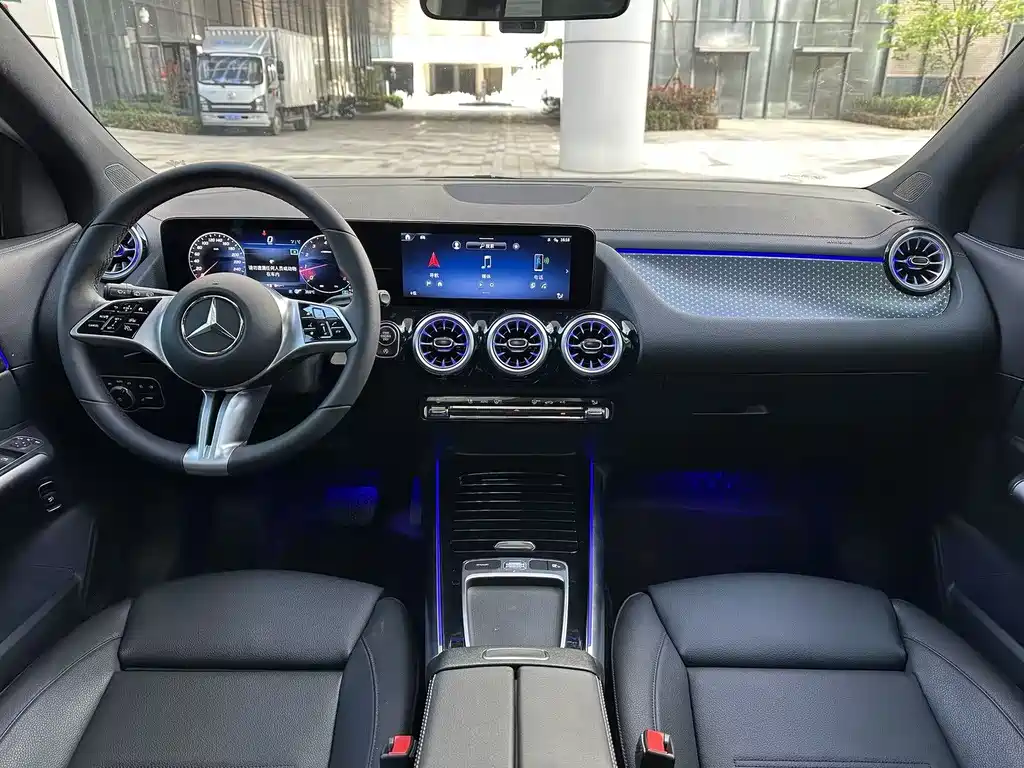 Mercedes-Benz GLA 2025 — фото 10