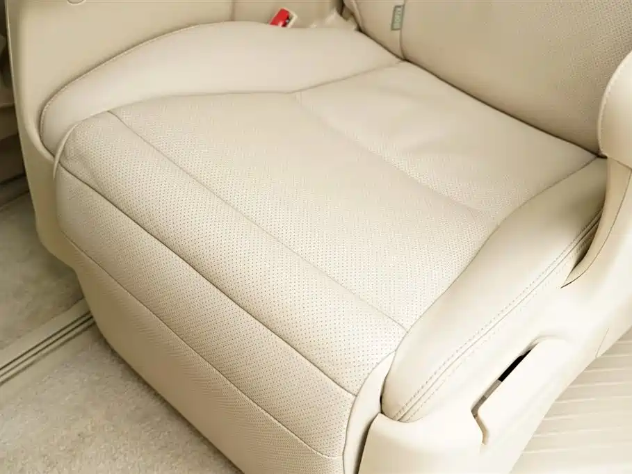 Toyota Alphard 2010 — фото 13