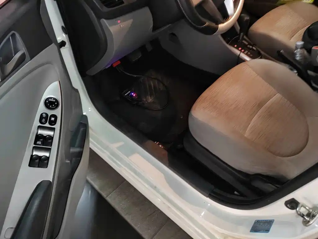 Hyundai Verna 2015 — фото 16