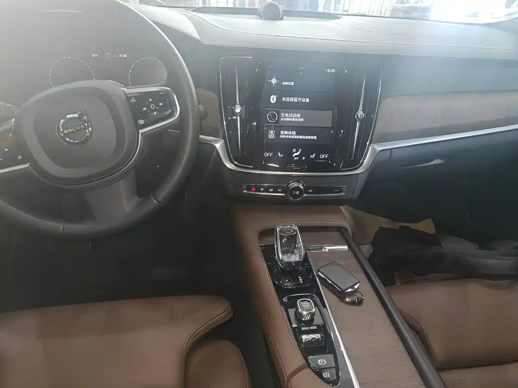 Volvo S90 2021 — фото 9
