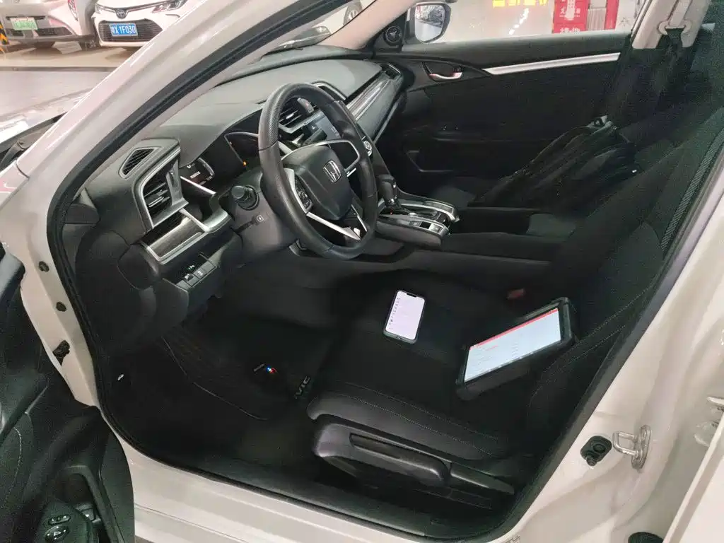 Honda Civic 2019 — фото 16