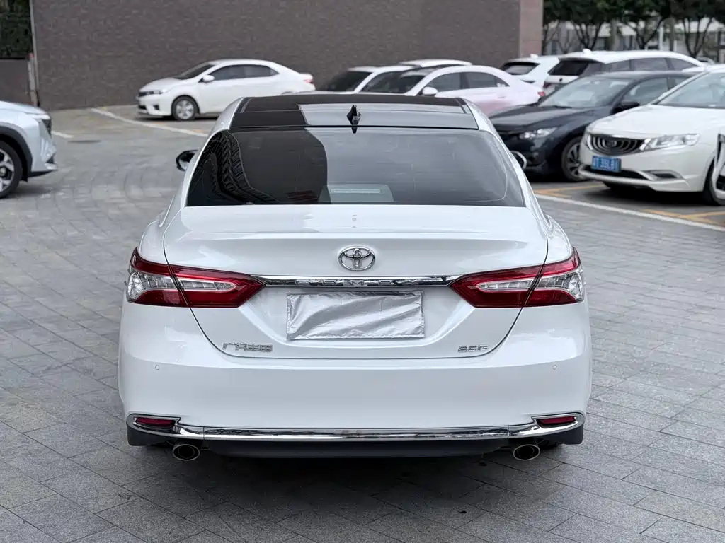 Toyota Camry 2024 — фото 8