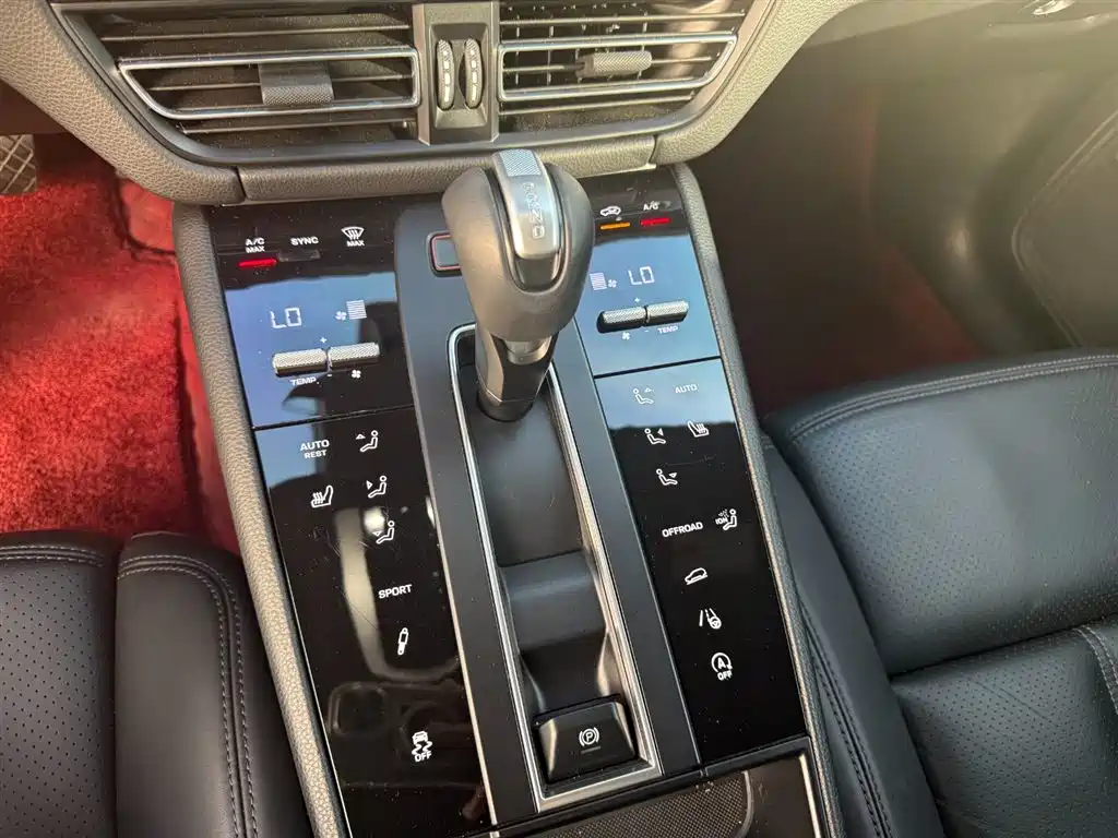 Porsche Macan 2024 — фото 14