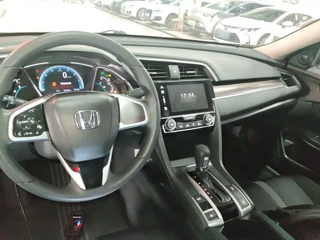 Honda Civic 2019 — фото 10