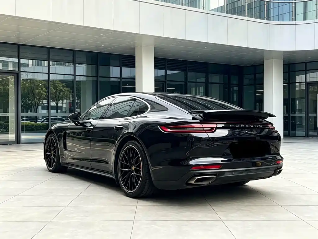 Porsche Panamera 2019 — фото 16