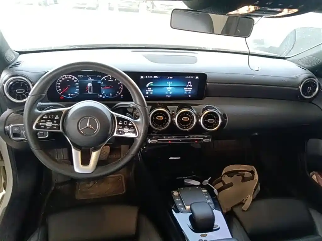 Mercedes-Benz A-Class 2021 — фото 10