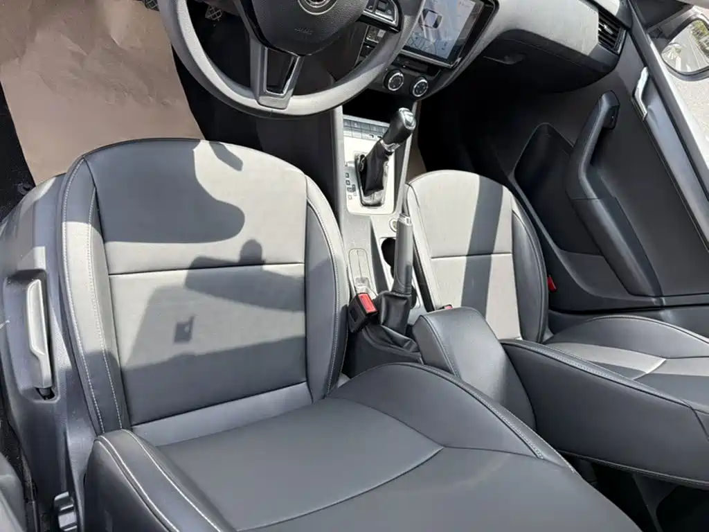 Skoda Octavia 2022 — фото 16