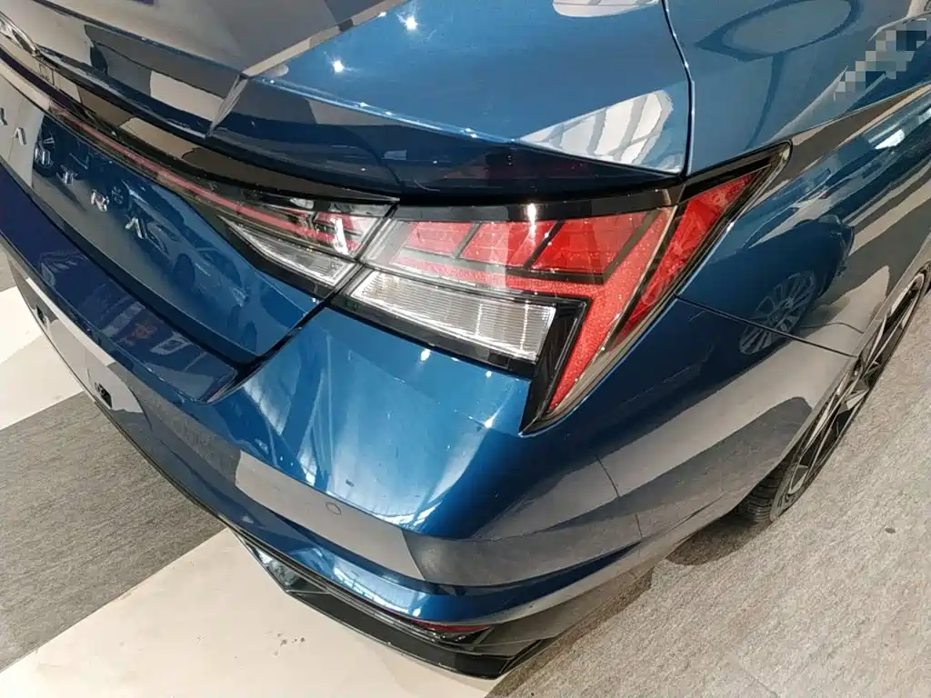 Hyundai Elantra 2021 — фото 24