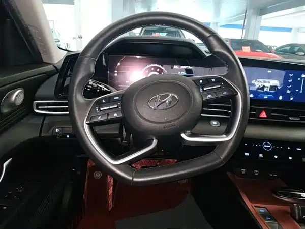 Hyundai Elantra 2021