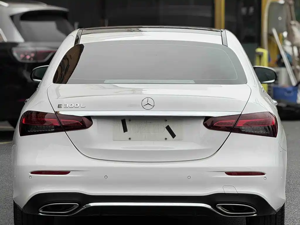 Mercedes-Benz E-Class 2022