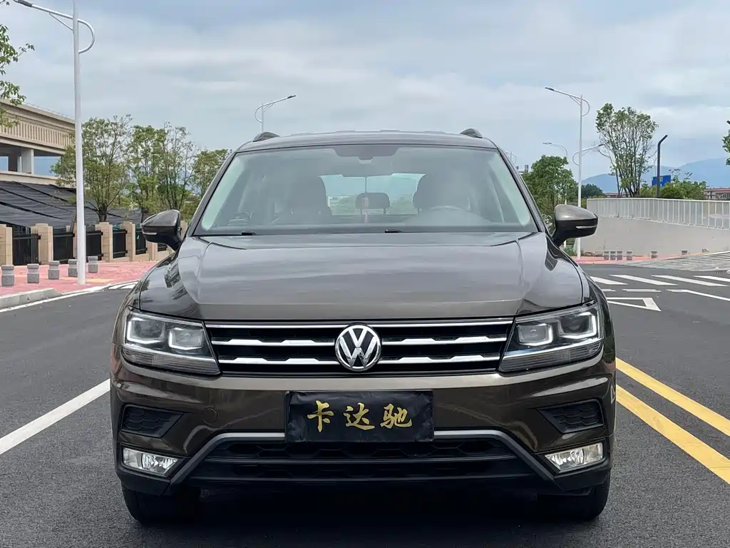 Volkswagen Tiguan L 2018 — фото 2