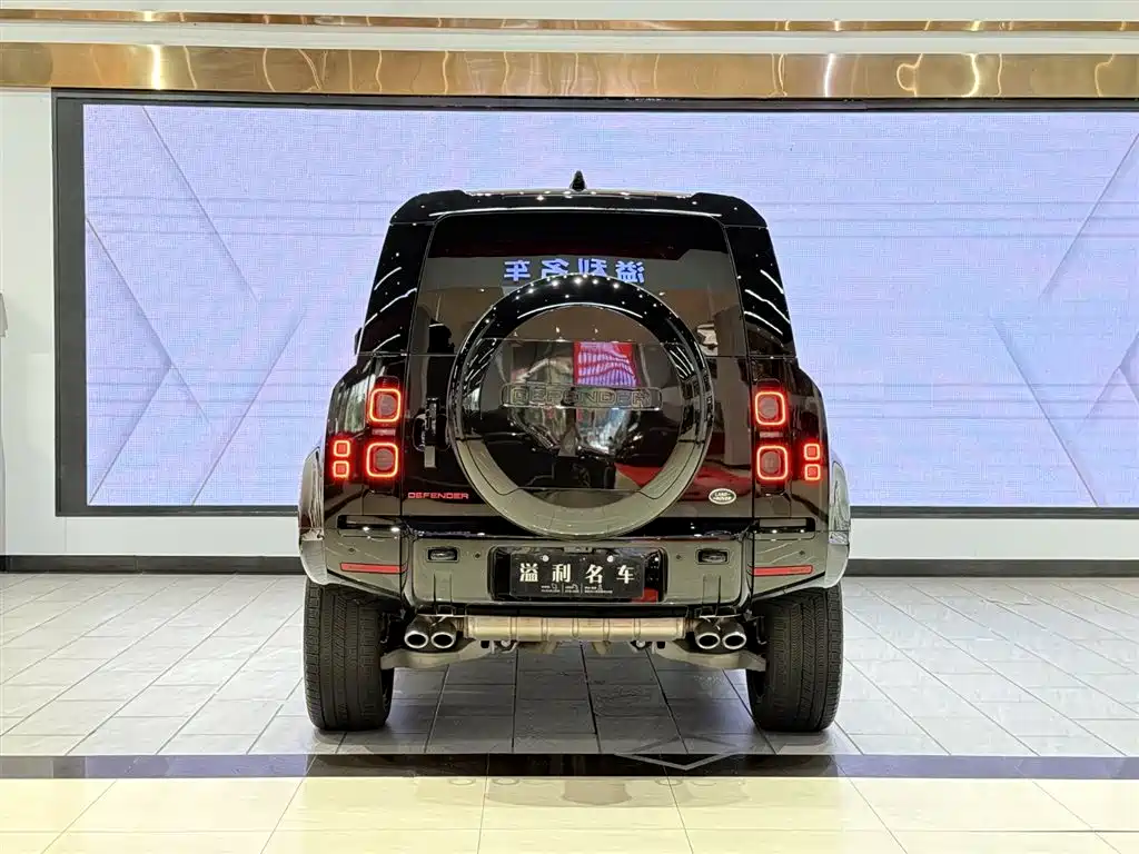 Land Rover Defender 2024 — фото 10