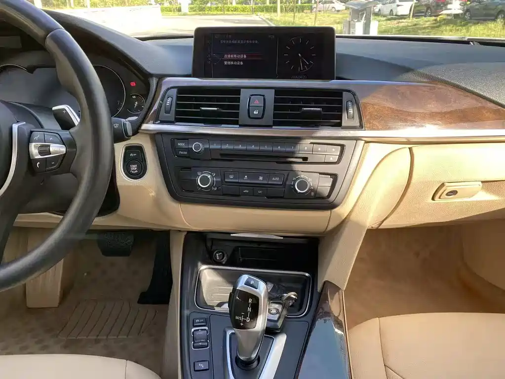 BMW 3 Series 2013 — фото 11