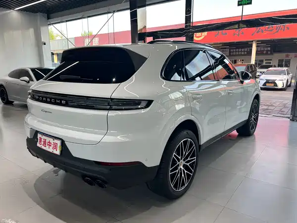 Porsche Cayenne 2024