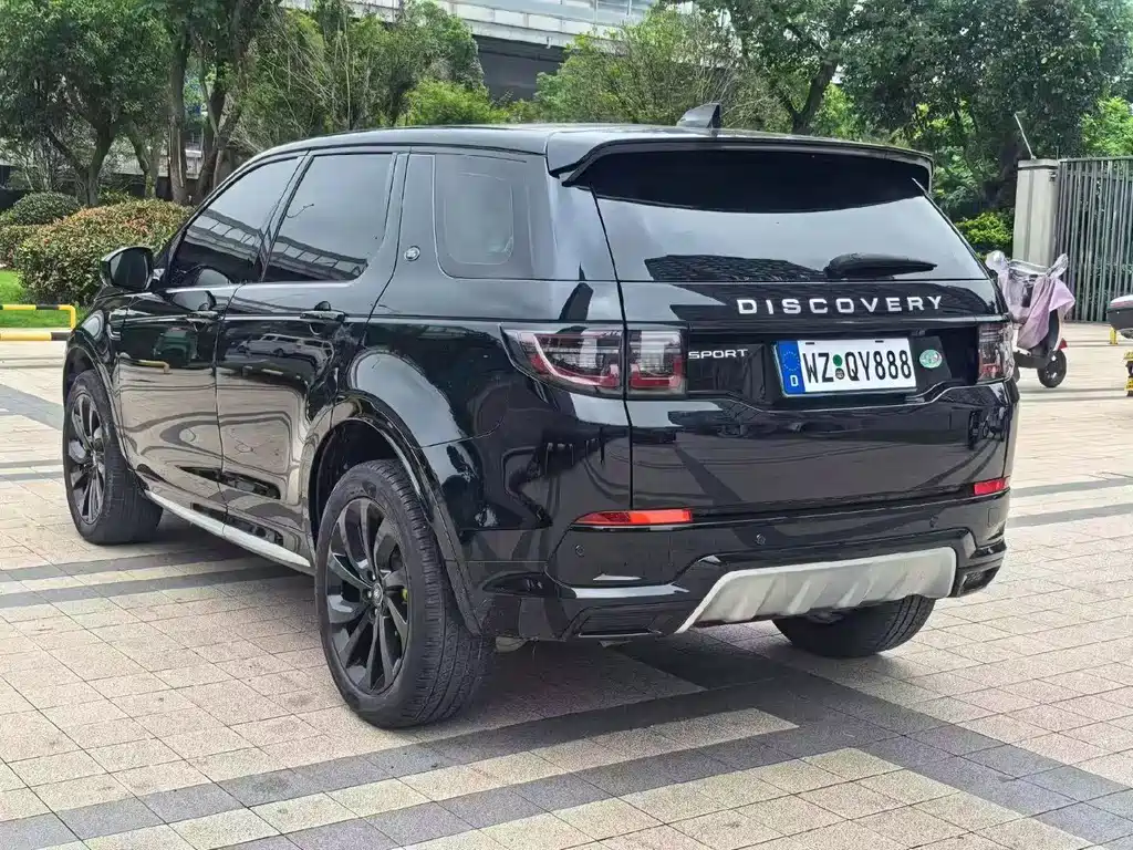Land Rover Discovery Sport 2023 — фото 9
