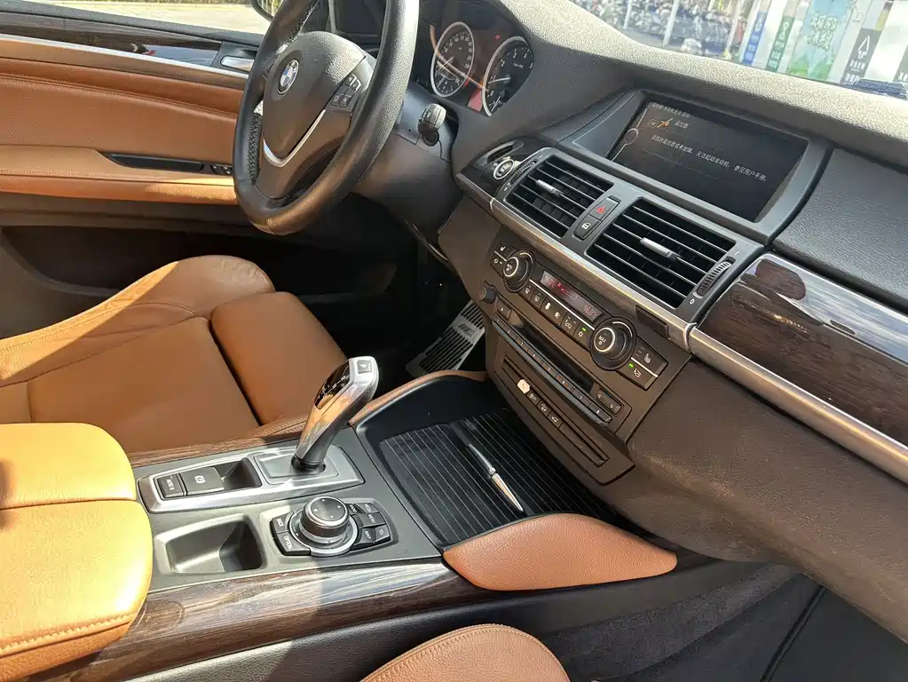 BMW X6 2015 — фото 11