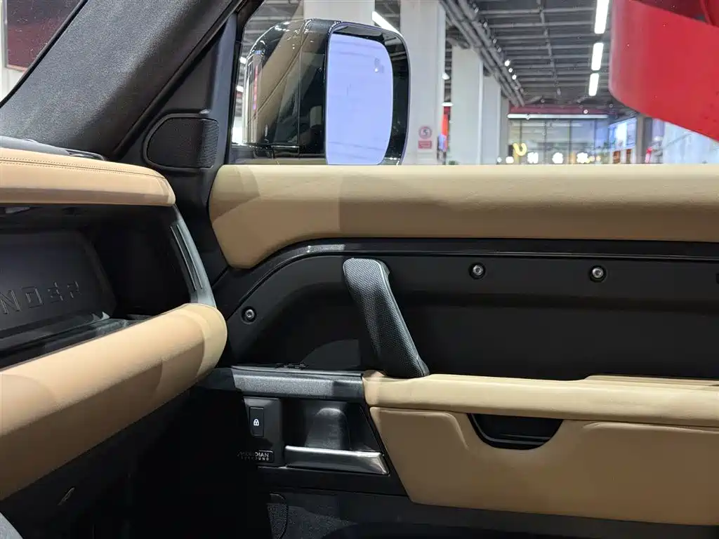 Land Rover Defender 2025 — фото 19