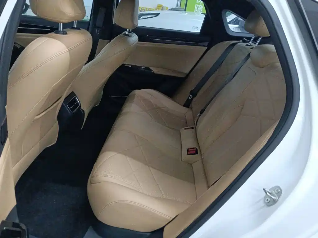 Geely Galaxy L6 2024 — фото 13