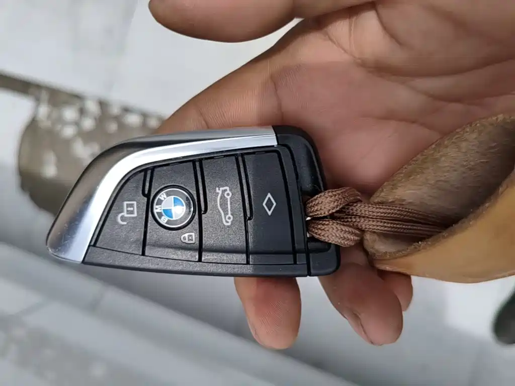 BMW iX3 2022 — фото 9