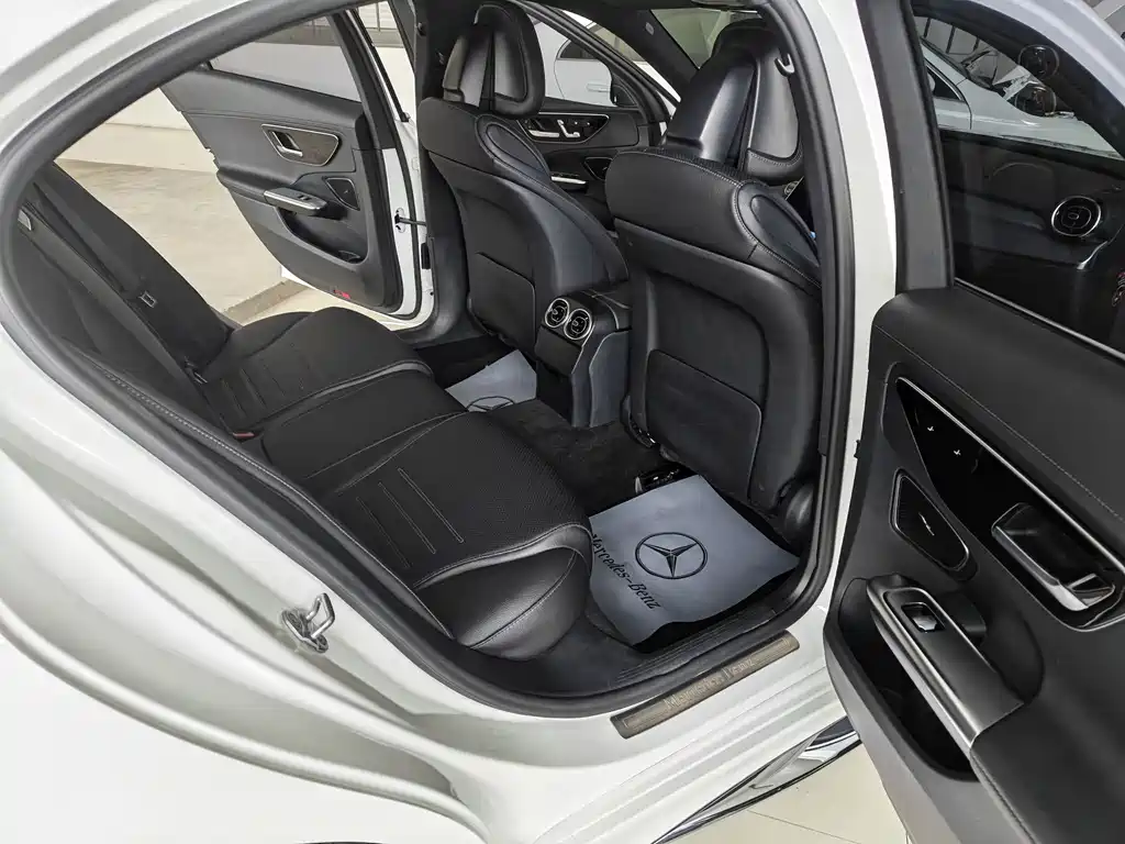 Mercedes-Benz C-Class 2022 — фото 8