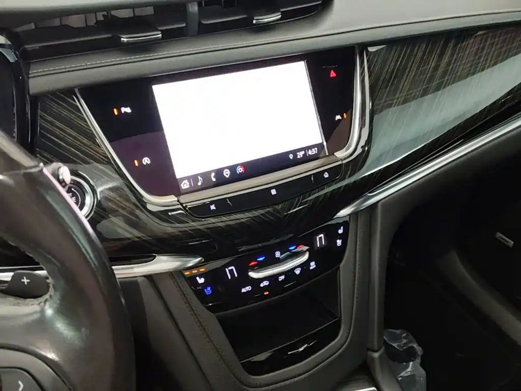 Cadillac XT6 2021 — фото 13