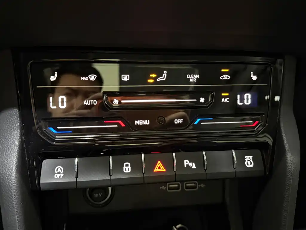 Skoda Karoq 2023 — фото 8