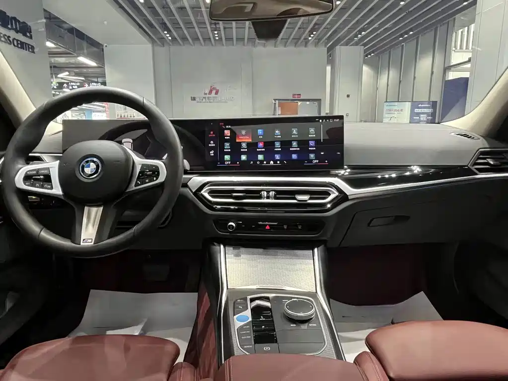 BMW i3 2024